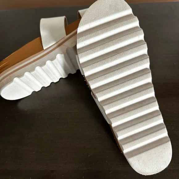 Reef Women's White and Tan Slide Sandals Size 8 - Picture 2 of 12